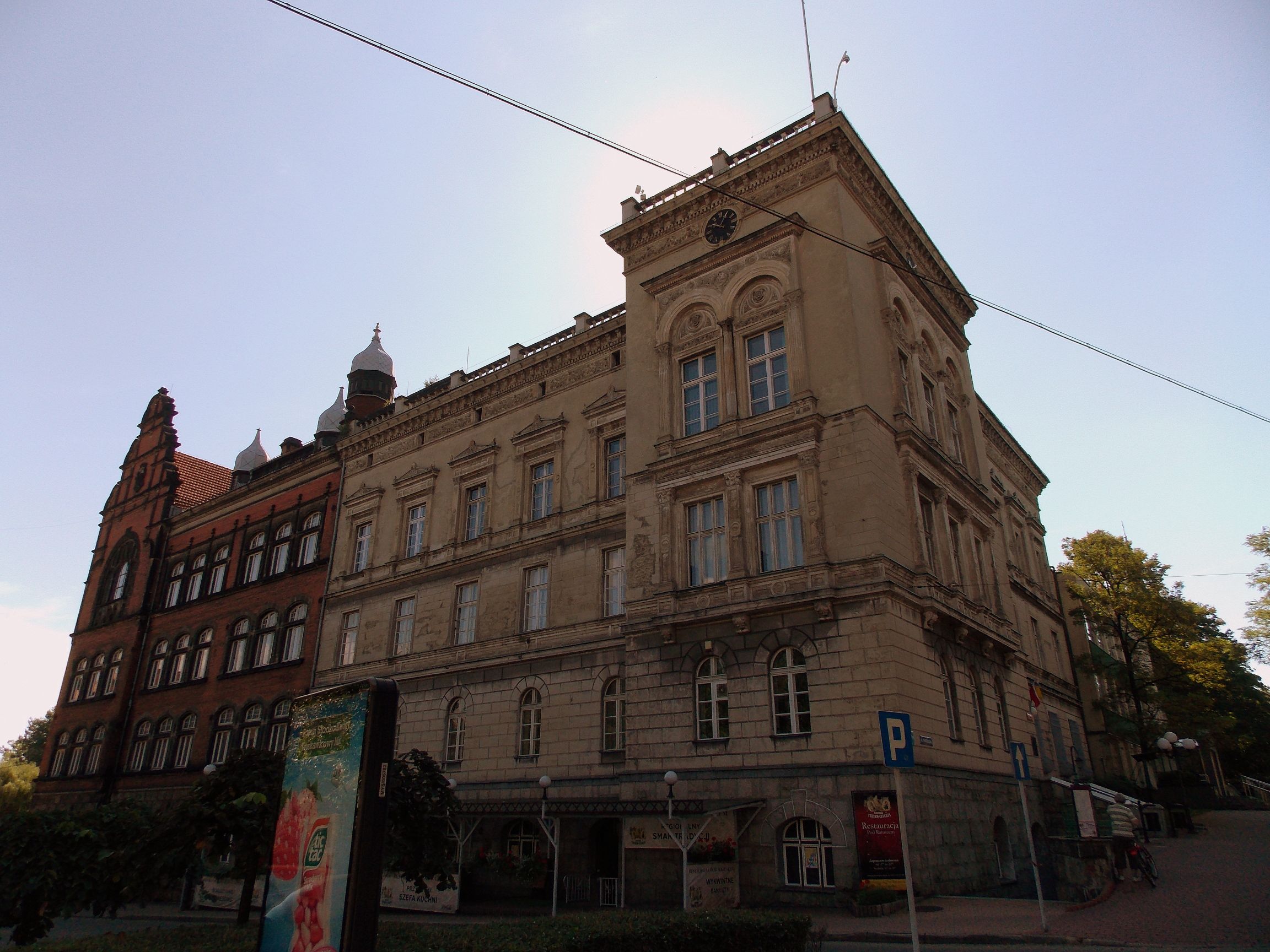 ratusz ob. siedziba urzedu miasta